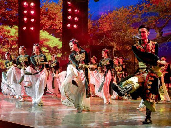 新疆少数民族ディナーショー＜日本語ガイド／往復送迎付／夕食付／ウルムチ発＞