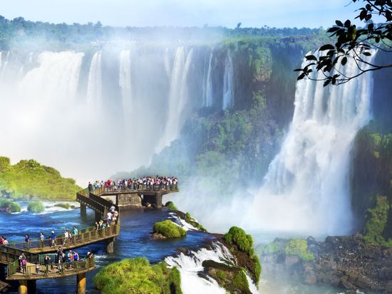 Latin America_Brazil_Foz do Iguaçu_Iguazu Falls_shutterstock_337634303 (1)