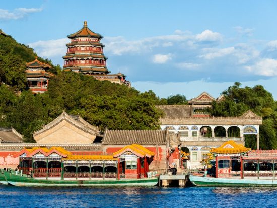 北京動物園（パンダ館）＋頤和園＋万里の長城「居庸関長城」1日観光ツアー！広東料理の昼食付き＜専用車＋日本語ガイド／昼食付／北京発＞