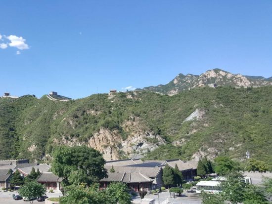 北京郊外の世界遺産へ！居庸関長城＋頤和園＋明の十三陵（定陵）＜専用車＋日本語ガイド／昼食付／北京発＞