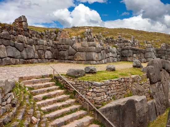 peru_cusco_sacsayhuaman_123rf_22368060_ML