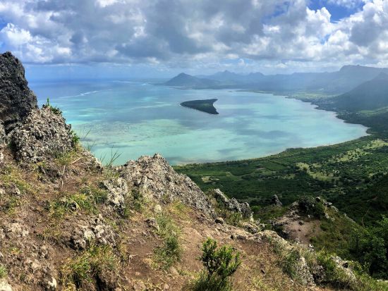 野生のイルカに出会える！モーリシャス南部ベネティエ島日帰りツアー＜英語ガイド／ホテル発＞