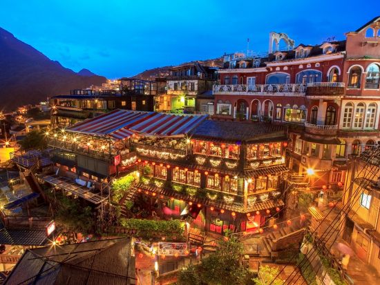 【3月11日～5月11日限定】北海岸の絶景巡り！老梅石槽・九份・十分（天燈上げ）・野柳女王頭（クイーンズヘッド）　混載または貸切＜日本語／台北発＞