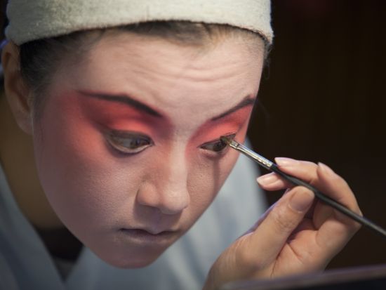 梨園劇場で京劇鑑賞☆7年連続最高評価を誇る本場の京劇 *安心の往復送迎付き！＜専用車＋日本語ガイド／北京発＞