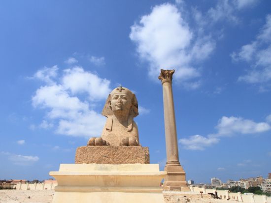 【混載】美しい地中海の港町◎アレキサンドリア終日観光　国立博物館+カタコンベ+カイトベイ要塞など　*カルトゥーシュ事前注文可　＜終日／日本語／送迎付／カイロ発＞