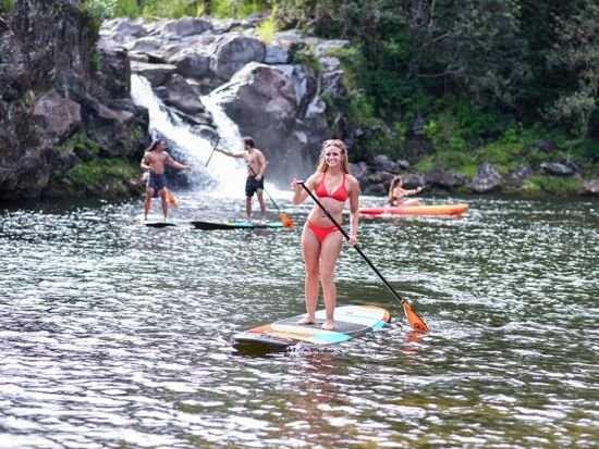 ハワイ島 ウマウマ滝で泳ぐ！カヤック・SUP(スタンドアップパドル)・飛び込みなど遊び放題！最大4名の少人数でご案内 昼食付き＜英語インストラクター＞