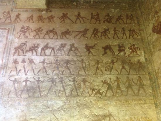 【混載】圧巻の壁画が見所！ベニハサン岩窟墳墓群 終日観光　*カルトゥーシュ事前注文可　＜終日／日本語／送迎付／チップ込／カイロ発＞