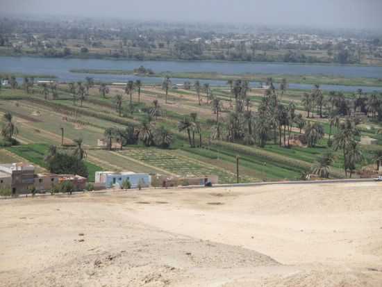 【混載】圧巻の壁画が見所！ベニハサン岩窟墳墓群 終日観光　*カルトゥーシュ事前注文可　＜終日／日本語／送迎付／チップ込／カイロ発＞