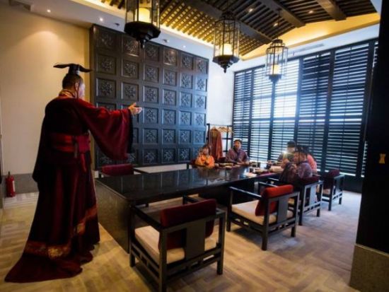 キングダムの聖地を巡る！西安日帰り観光ツアー 兵馬俑＋秦始皇帝陵＋大秦小宴＋秦咸陽宮遺跡博物館+陝西歴史博物館秦漢館＜日本語ガイド＋専用車／昼食付／西安発＞