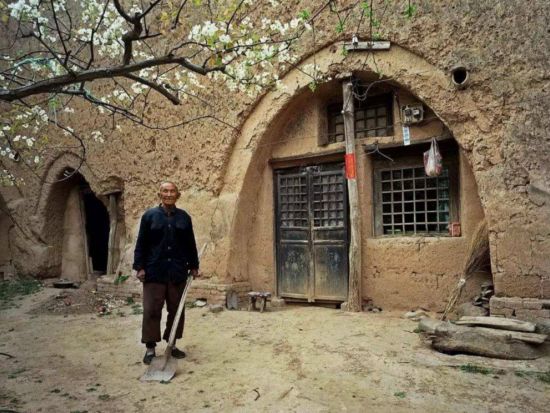 秦の始皇帝ゆかりの地をじっくり観光！兵馬俑＋秦始皇帝陵＋華清池＋窯洞（ヤオトン）＜貸切／懐石料理／日本語ガイド／西安発＞