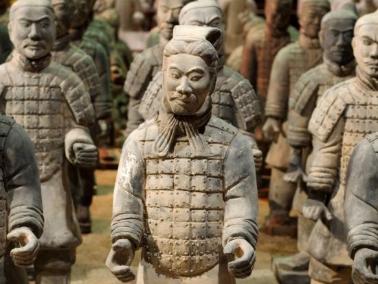 秦の始皇帝ゆかりの地をじっくり観光！兵馬俑＋秦始皇帝陵＋華清池＋窯洞（ヤオトン）＜貸切／懐石料理／日本語ガイド／西安発＞