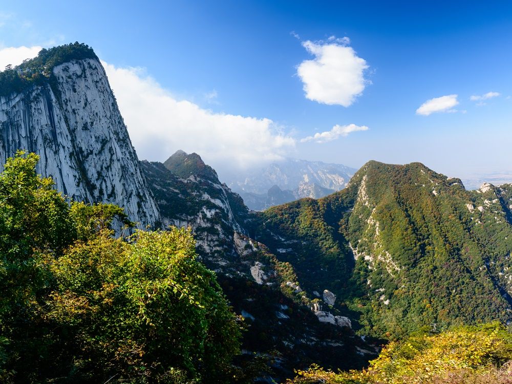 絶景ハイキングコースを行く!中国五名山・華山 日帰りツアー 往復ロープウェイ利用<貸切/昼食付/日本語ガイド/西安発> | 西安の観光 ...