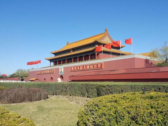 北京市内の見どころを凝縮！天安門広場＋故宮博物院＋景山公園＋胡同（フートン）＋天壇公園＋前門大街 杭州料理の昼食付＜専用車＋日本語ガイド／入場料込／北京発＞