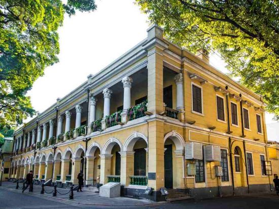 徒歩で巡る！広州市内観光ツアー *カントンオペラの鑑賞付き＜日本語ガイド／昼食付／広州発＞