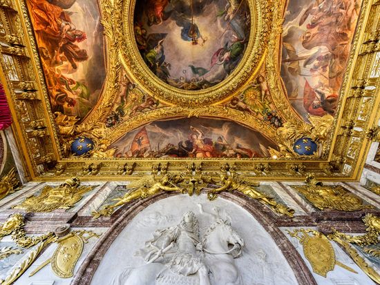 France_Versailles_shutterstock_664399042