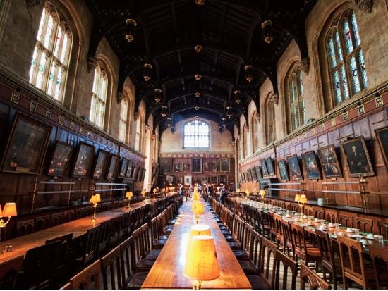 映画『ハリー・ポッター』ロケ地巡り！レイコック＆オックスフォード 1日観光ツアー＜貸切／日本語＞