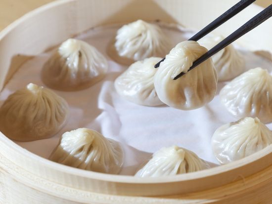 SteamedDumplings_xiaolongbao_小籠包_shutterstock_201631982