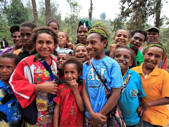 カベベ村　渓流と滝のネイチャーウォーク　半日観光ツアー＜英語ガイド／昼食付き／ゴロカ発＞