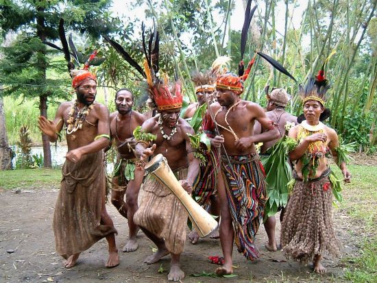 チンブー地方　伝統文化の村を巡る　半日観光ツアー＜英語ガイド付き／ゴロカ発＞