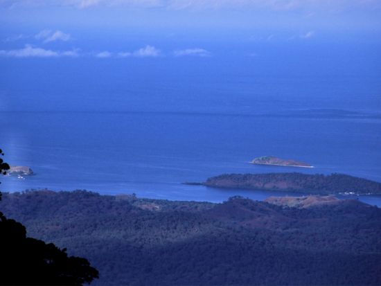 バリラタ国立公園、ロウナ大滝、ソゲリ高原　日帰りツアー＜英語ガイド／昼食付き／ポートモレスビー発＞