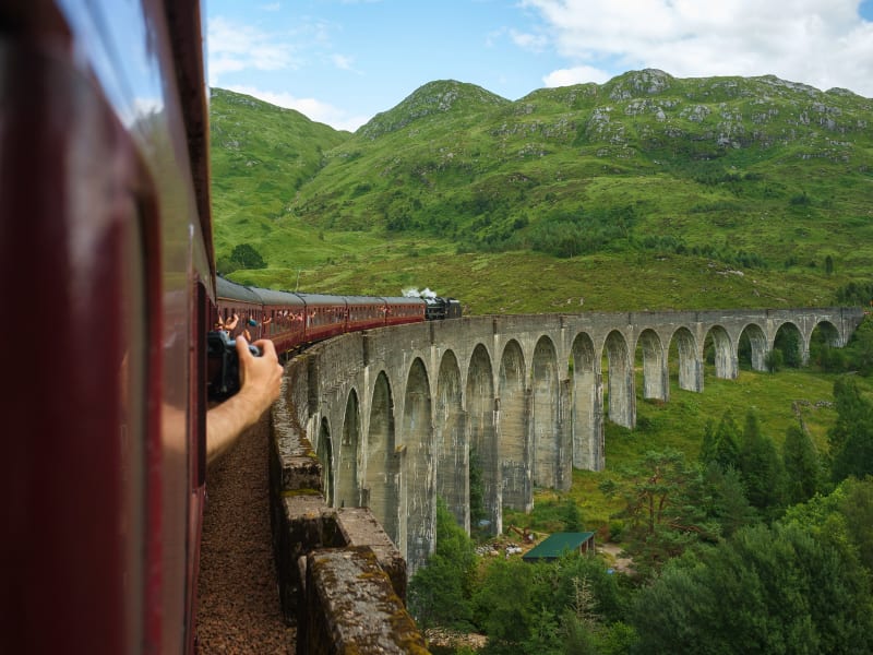 Scotland_Glenfinnan Viaduct_The Jacobite Train