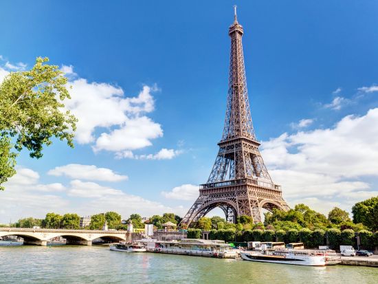 フランス政府公認ガイド貸切観光　パリ街歩き・歴史的建造物までじっくり堪能！ ＜公共交通機関利用／1-6名／約4時間／日本語ガイド＞by Mybus