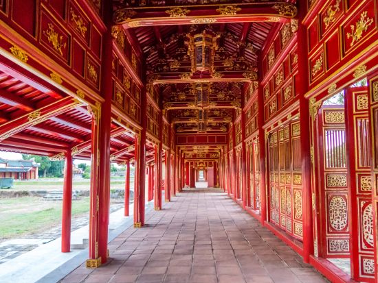 世界遺産フエ観光ツアー　カイディン帝廟＋ティエンムー寺＋王宮＋ドラゴンクルーズ　空港送迎付き帰国日プランあり＜1日／日本語／フエ郷土料理昼食／選べる出発地＞