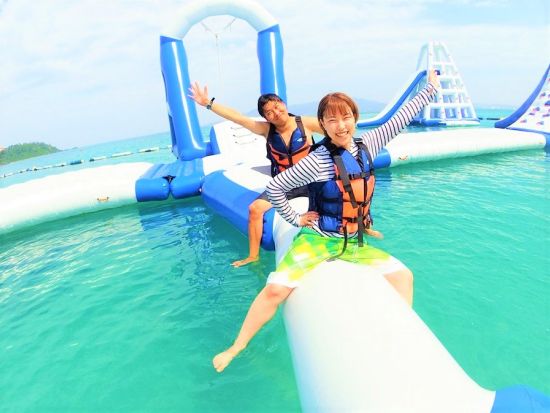 【喜瀬アクアパーク】1日中遊べる海の上の遊園地！2歳から参加可能＆当日午前まで予約OK！＜7〜9月／名護市＞