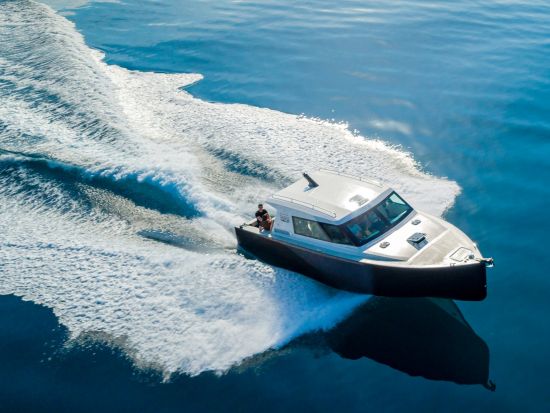 クロアチア 青の洞窟ツアー　アドリア海6つの島をスピードボートで巡る ＜4〜11月／英語ガイド／スプリット発＞