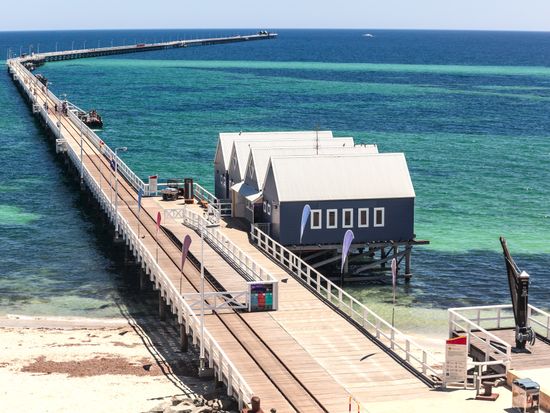 Australia_Busselton_Jetty_shutterstock_131049629