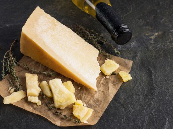 ルーブル美術館＆ワインテイスティングツアー　ワイン3種試飲＆チーズとシャルキュトリーの試食付＜英語ガイド＞