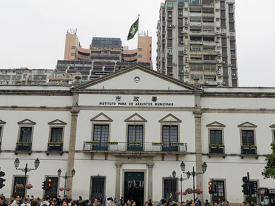 【マカオ発着】マカオ世界遺産巡り＆食べ歩きツアー マカオタワー内レストラン or デラックスホテルのランチ＜1日／日本語ガイド＞