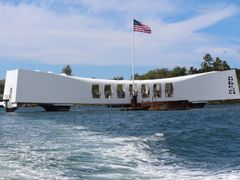 hawaii_oahu_pearl harbor_uss arizona memorial
