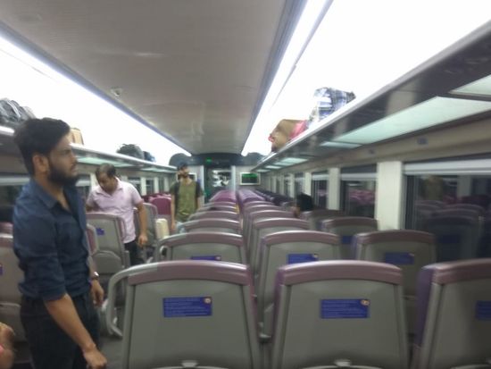 VANDE_BHARAT_EXP_(CHAIR_CAR)-1