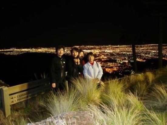 夜のクライストチャーチツアー　カジノで掴む一獲千金！展望台からの絶景夜景！心も体も癒されるホームディナー付き＜日本語ガイド／送迎あり＞