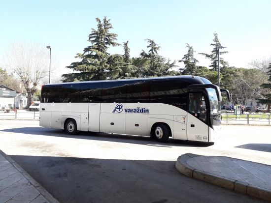 ザグレブバスターミナル発着　プリトヴィツェ湖群国立公園行き日帰り往復バス チケット事前予約＜公園ガイドツアー付きプランあり＞