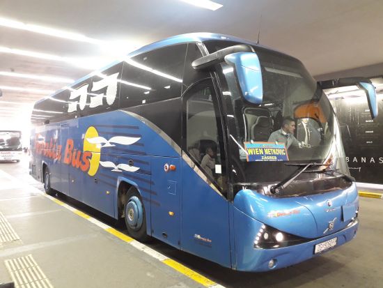 ザグレブバスターミナル発着　プリトヴィツェ湖群国立公園行き日帰り往復バス チケット事前予約＜公園ガイドツアー付きプランあり＞