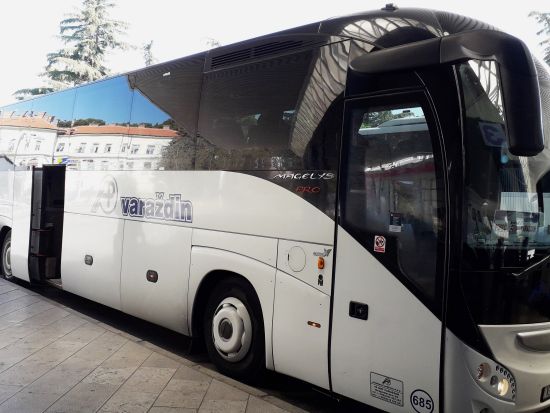 ザグレブバスターミナル発着　プリトヴィツェ湖群国立公園行き日帰り往復バス チケット事前予約＜公園ガイドツアー付きプランあり＞