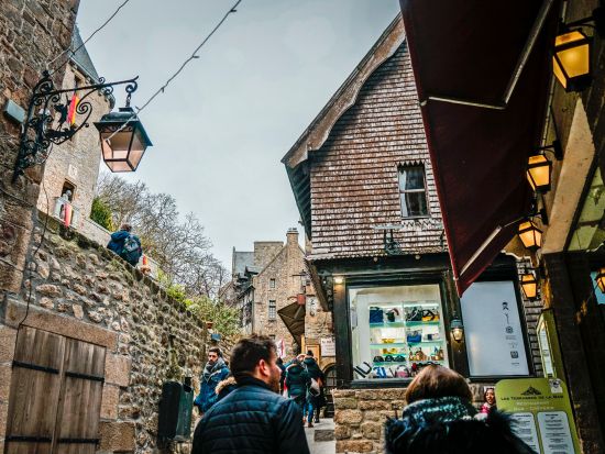 世界遺産モンサンミッシェル プライベートツアー　フランス政府公認日本語ガイドがご案内　修道院入場料込み ＜貸切／2時間／日本語ガイド／現地集合・解散＞