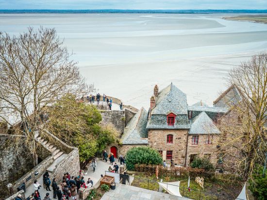 世界遺産モンサンミッシェル プライベートツアー　フランス政府公認日本語ガイドがご案内　修道院入場料込み ＜貸切／2時間／日本語ガイド／現地集合・解散＞