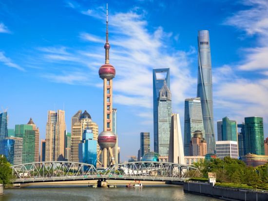 【プレミアム・上海】ミシュラン1つ星の夕食付の美食プラン☆外灘＋上海タワー展望台＋豫園＋田子坊＜専用車／日本語ガイド／昼＆夕食付＞*1名様より参加可能