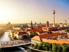 Germany_Berlin_City_TV_Tower_Panorama_Sunset (123RF)