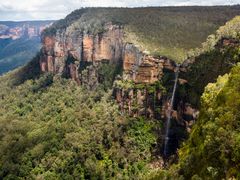 Govetts Leap_Waterfall(_shutterstock_169817117