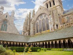 France_Normandy_Mont_Saint_Michele_shutterstock_73177555