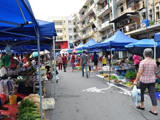 青空市場サンデーマーケット＆歴史ある水上村を訪れる　半日観光ツアー ＜日曜限定／昼食付き／日本語ガイド／コタキナバル発＞
