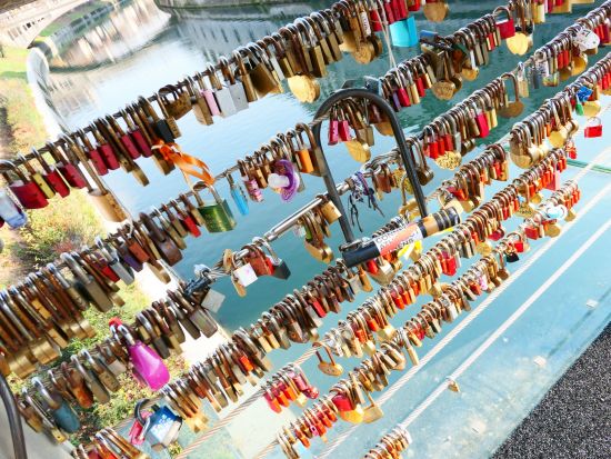 スロベニア 首都リュブリャナ＆ブレッド湖 1日観光ツアー＜英語／ザグレブ発＞