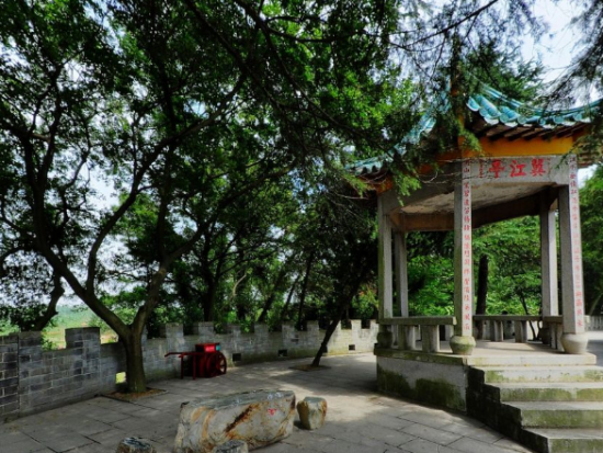 【貸切チャーター】三国志ファンに大人気！三国赤壁古戦場を巡る日帰りツアー＜日本語ガイド／昼食夕食付／武漢発＞