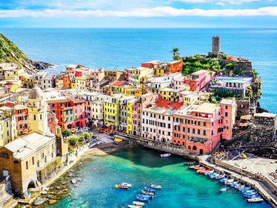 イタリア感動旅！チンクエテッレ日帰り観光ツアー＜4～11月／英語／ミラノ発＞