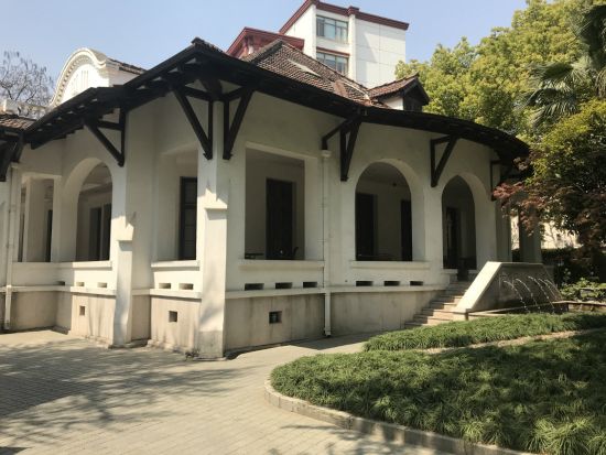 おしゃれな街並みを散策☆旧フランス租界 武康路（ウーカンルー）ウォーキングツアー＜日本語ガイド／昼食付／上海発＞