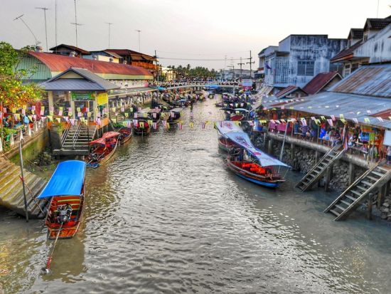 夜のアンパワー水上マーケット＋ホタル鑑賞ナイトクルーズ＜土・日／午後／ホテルお迎え／日本語ガイド＞